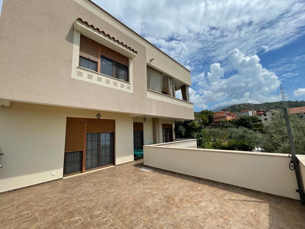 MREproperty (38) Роскошная вилла с захватывающим видом в Баре — Черногория