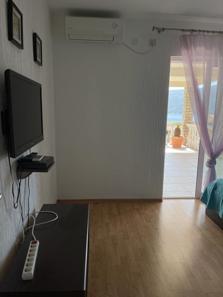 MREproperty (39) Investitionsvilla in Montenegro zu verkaufen – 6 Apartments, Meerblick & Einkommensmöglichkeit — Montenegro