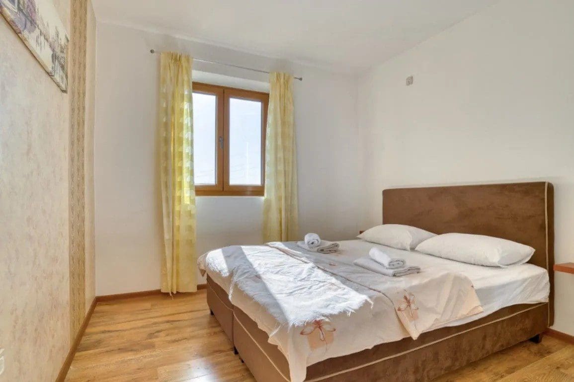MREproperty (4) Luxuriöse Villa mit Pool in Petrovac — Montenegro