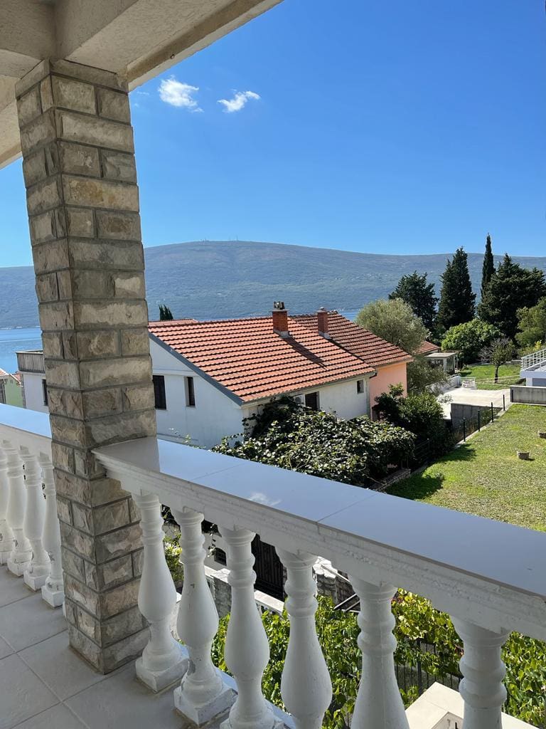 MREproperty (41) Investitionsvilla in Montenegro zu verkaufen – 6 Apartments, Meerblick & Einkommensmöglichkeit — Montenegro