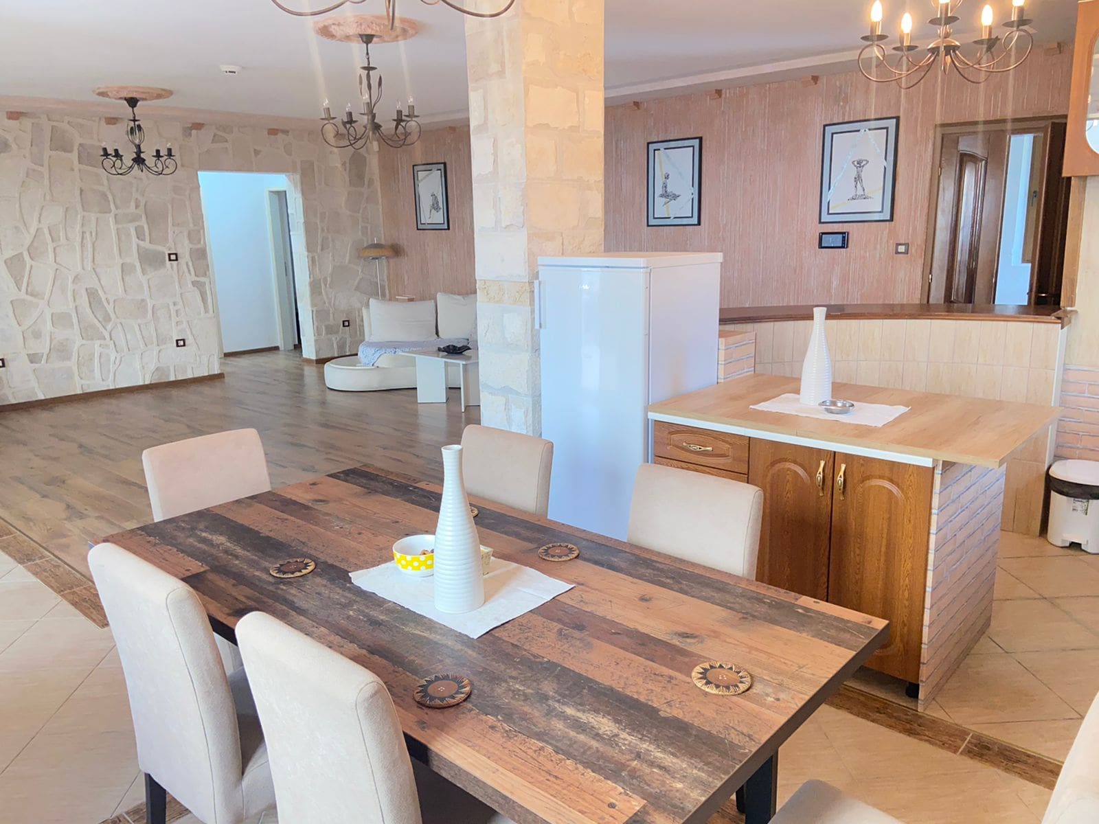 MREproperty (43) Luxuriöse Villa mit Pool in Petrovac — Montenegro