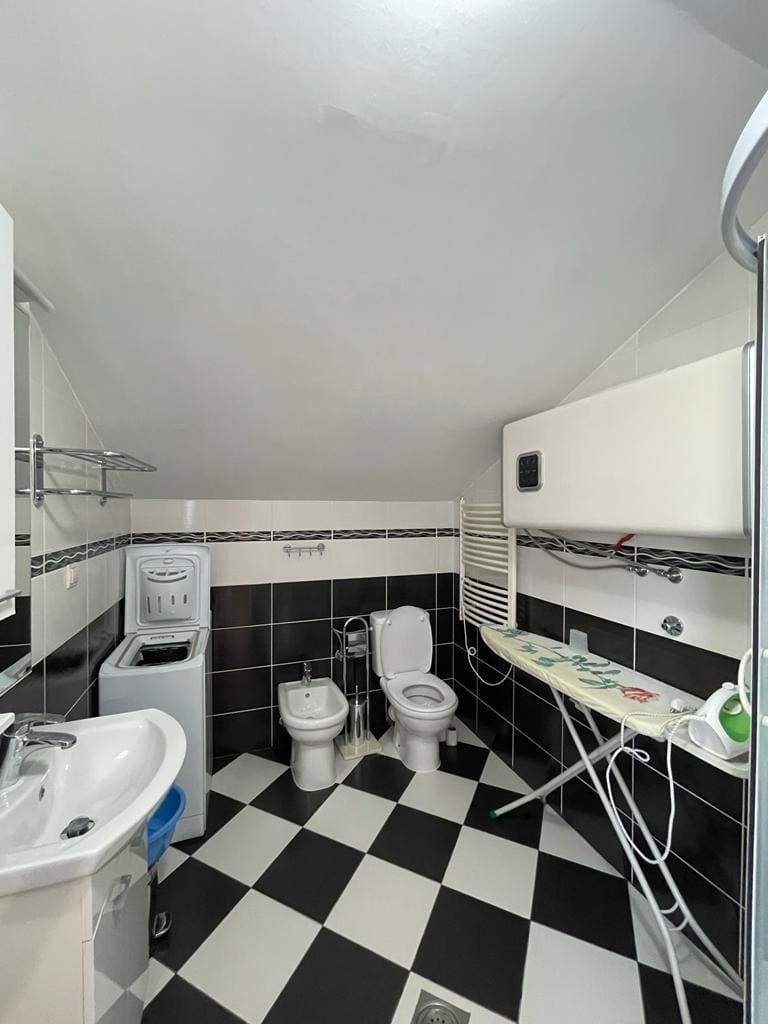 MREproperty (44) Investitionsvilla in Montenegro zu verkaufen – 6 Apartments, Meerblick & Einkommensmöglichkeit — Montenegro
