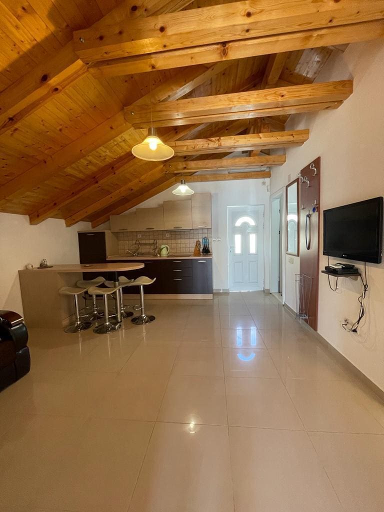 MREproperty (46) Investitionsvilla in Montenegro zu verkaufen – 6 Apartments, Meerblick & Einkommensmöglichkeit — Montenegro