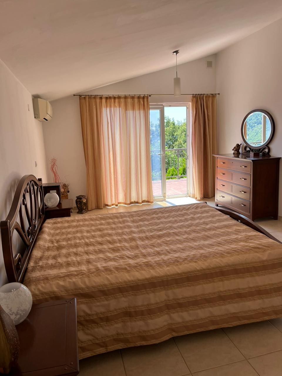 MREproperty (46) Porodična kuća sa bazenom na prodaju u Budvi — Crna Gora