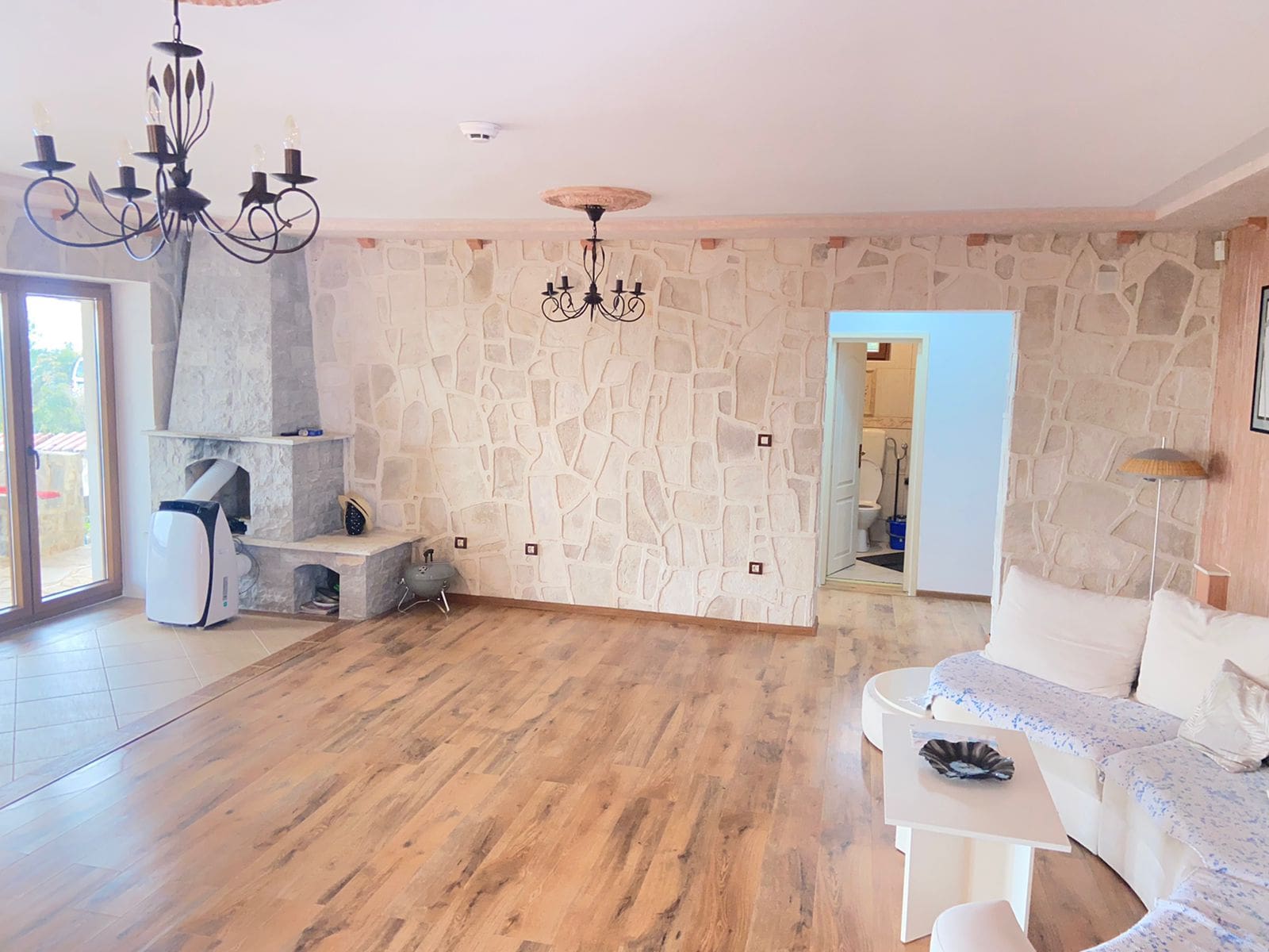 MREproperty (47) Luxuriöse Villa mit Pool in Petrovac — Montenegro