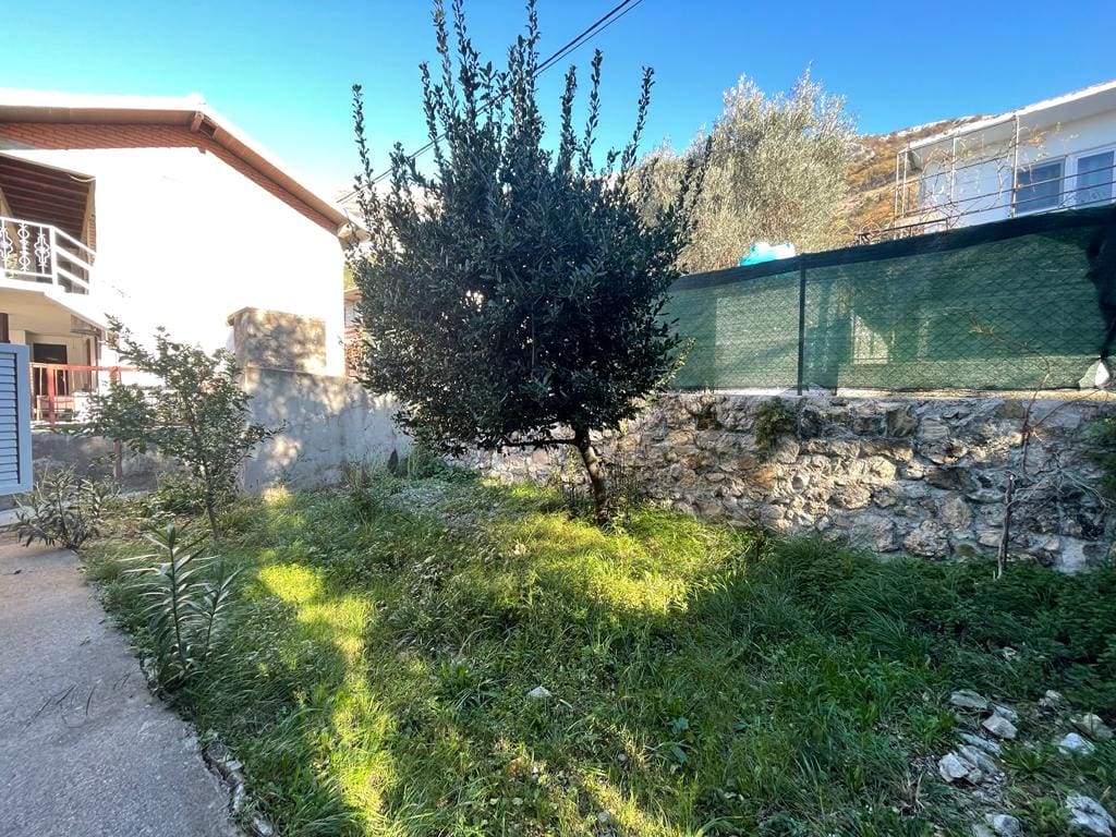 House · Sutomore