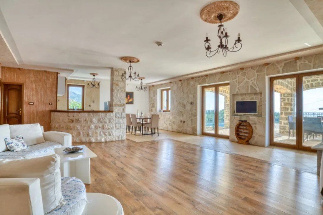 MREproperty (7) Luxuriöse Villa mit Pool in Petrovac — Montenegro