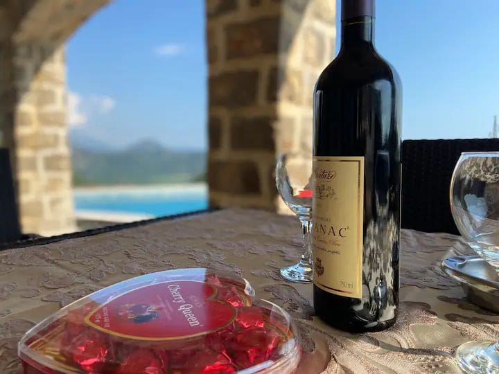 MREproperty (8) Luxuriöse Villa mit Pool in Petrovac — Montenegro