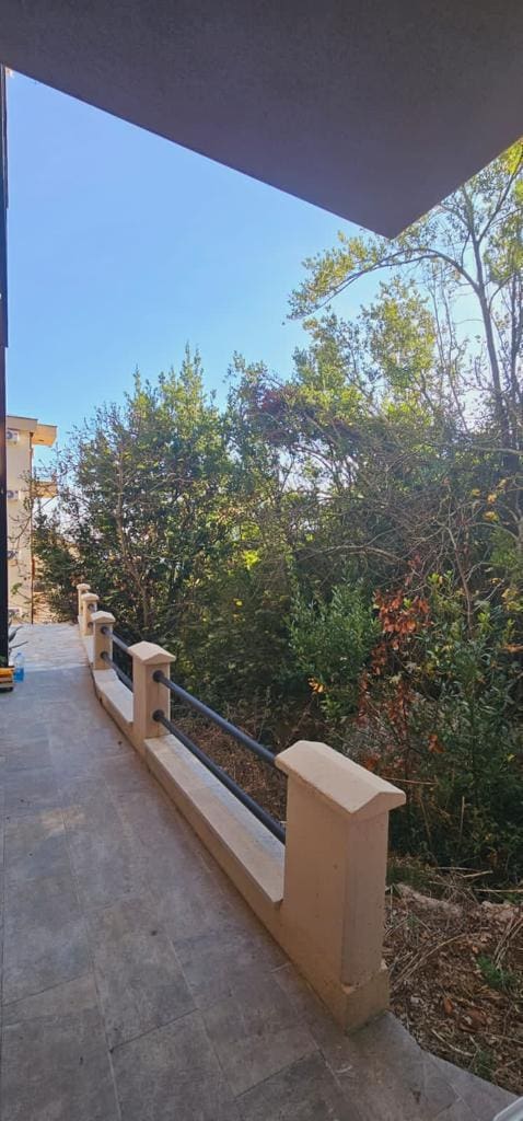 MREnekretnina (16) Namješten apartman u stambenom kompleksu u Herceg Novom — Crna Gora