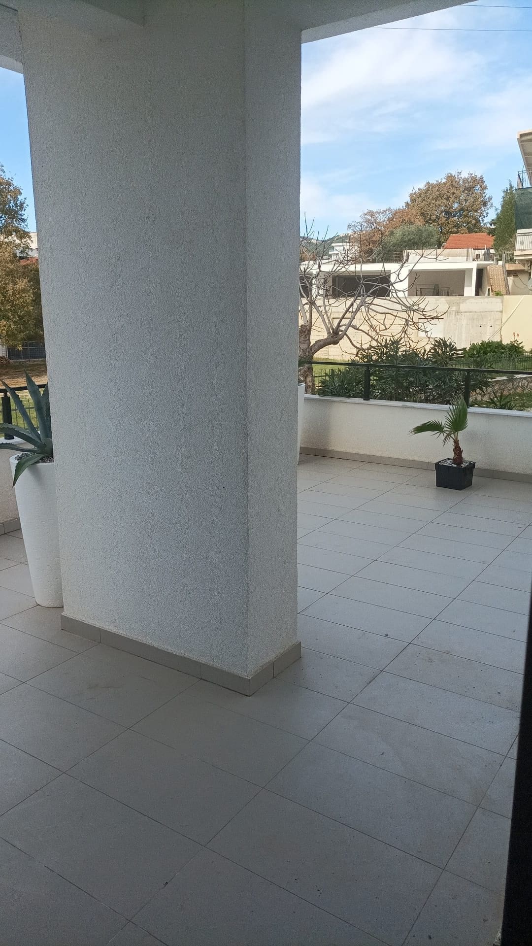 MREproperty (20) Raj na plaži vas čeka u Dobroj Vodi — Crna Gora