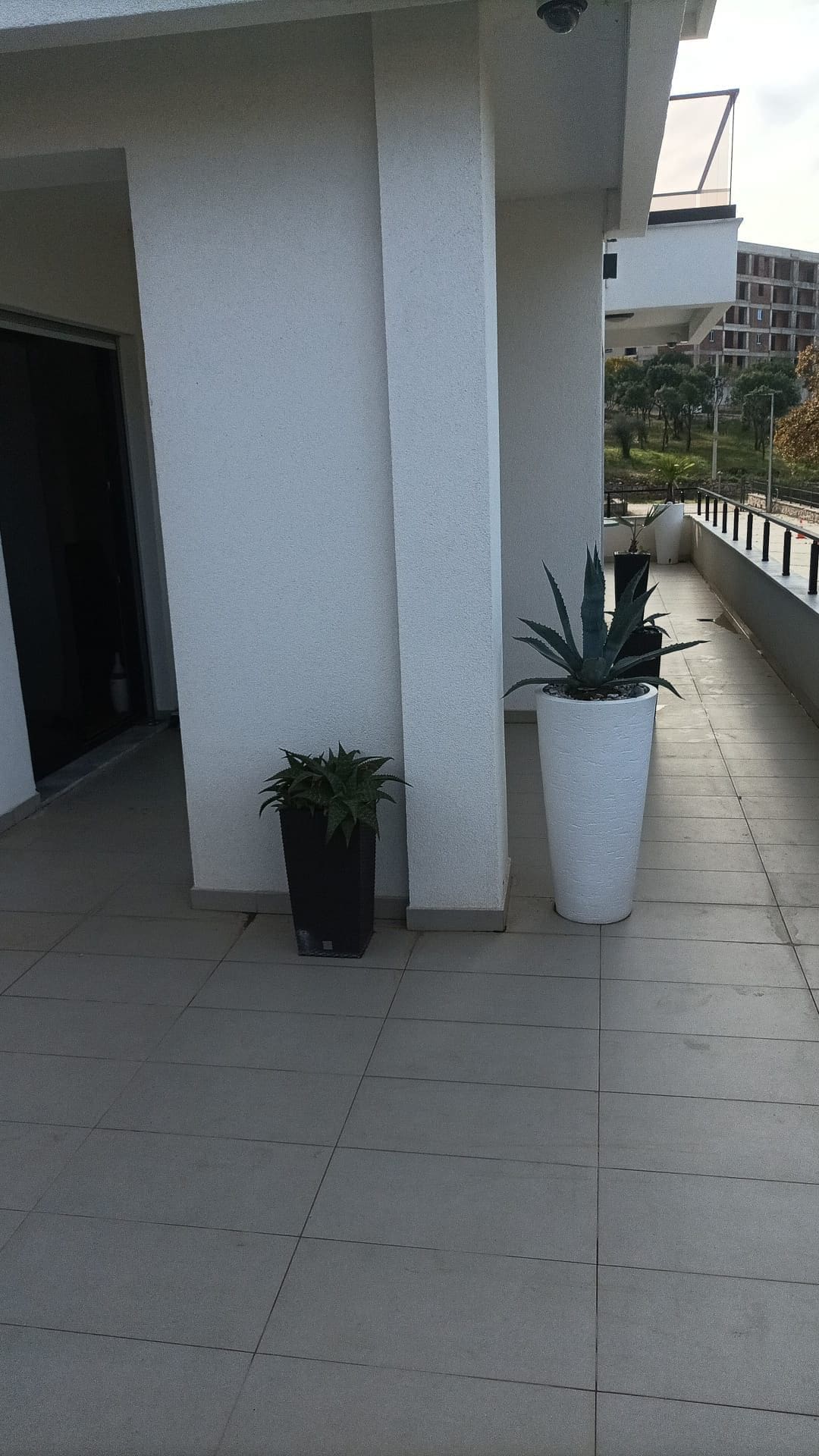 MREproperty (25) Raj na plaži vas čeka u Dobroj Vodi — Crna Gora