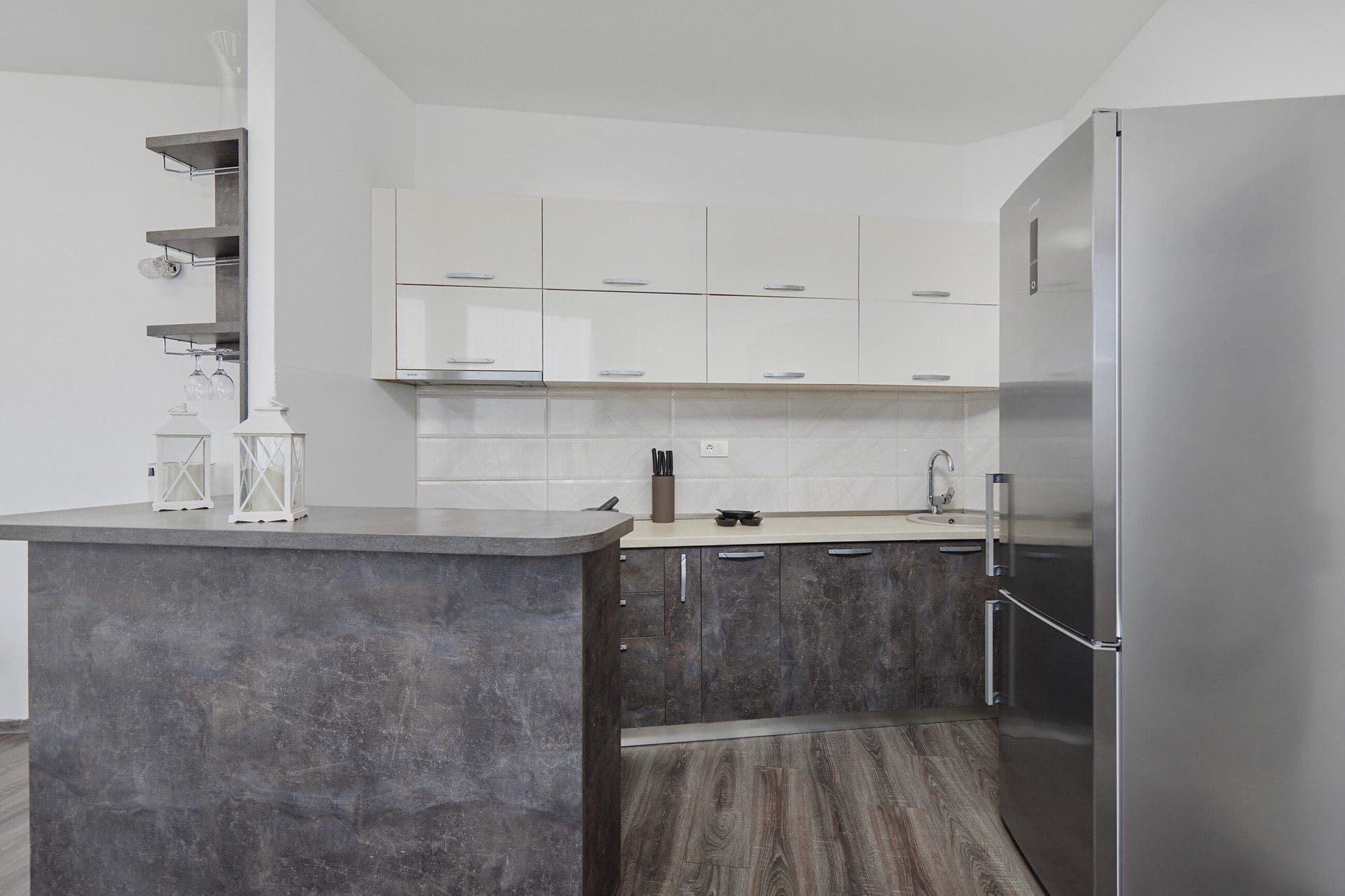 MREproperty (20) Розкішна вілла з панорамними видами в Тіваті — Чорногорія