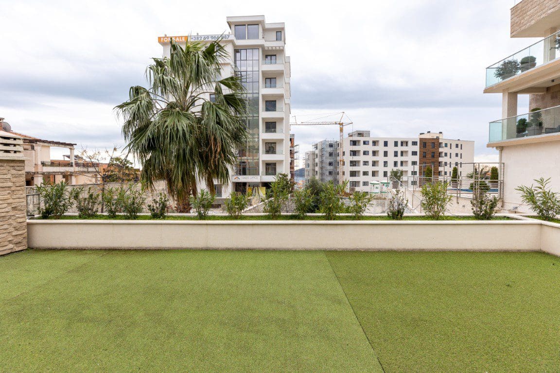 MREproperty (20) Crna Gora – Luksuzna vila oaza sa bazenom u Bečićima | Pogled na more — Crna Gora