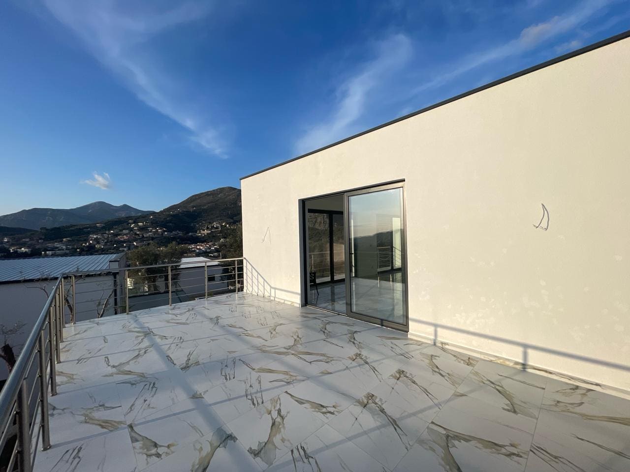 MREproperty (22) Новый дом с видом на море в Баре — Черногория