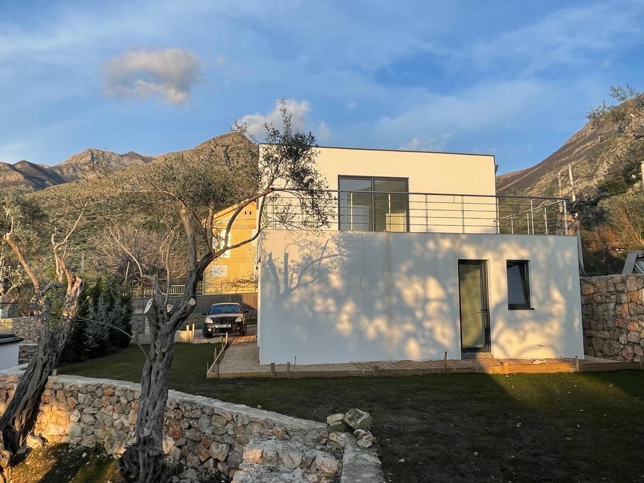 MREproperty (23) Новый дом с видом на море в Баре — Черногория