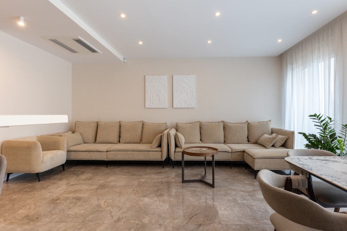 MREproperty (34) Crna Gora – Luksuzna vila oaza sa bazenom u Bečićima | Pogled na more — Crna Gora