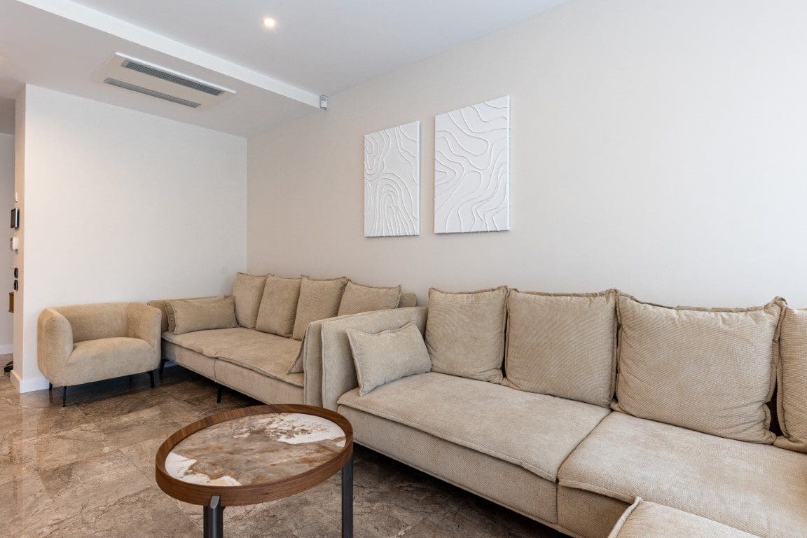 MREproperty (35) Crna Gora – Luksuzna vila oaza sa bazenom u Bečićima | Pogled na more — Crna Gora