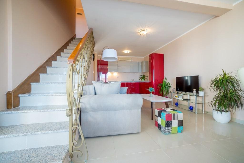 MREproperty (22) Villa in Krimovica-Kotor zu verkaufen — Montenegro