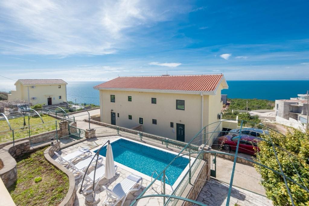 MREproperty (23) Villa in Krimovica-Kotor zu verkaufen — Montenegro
