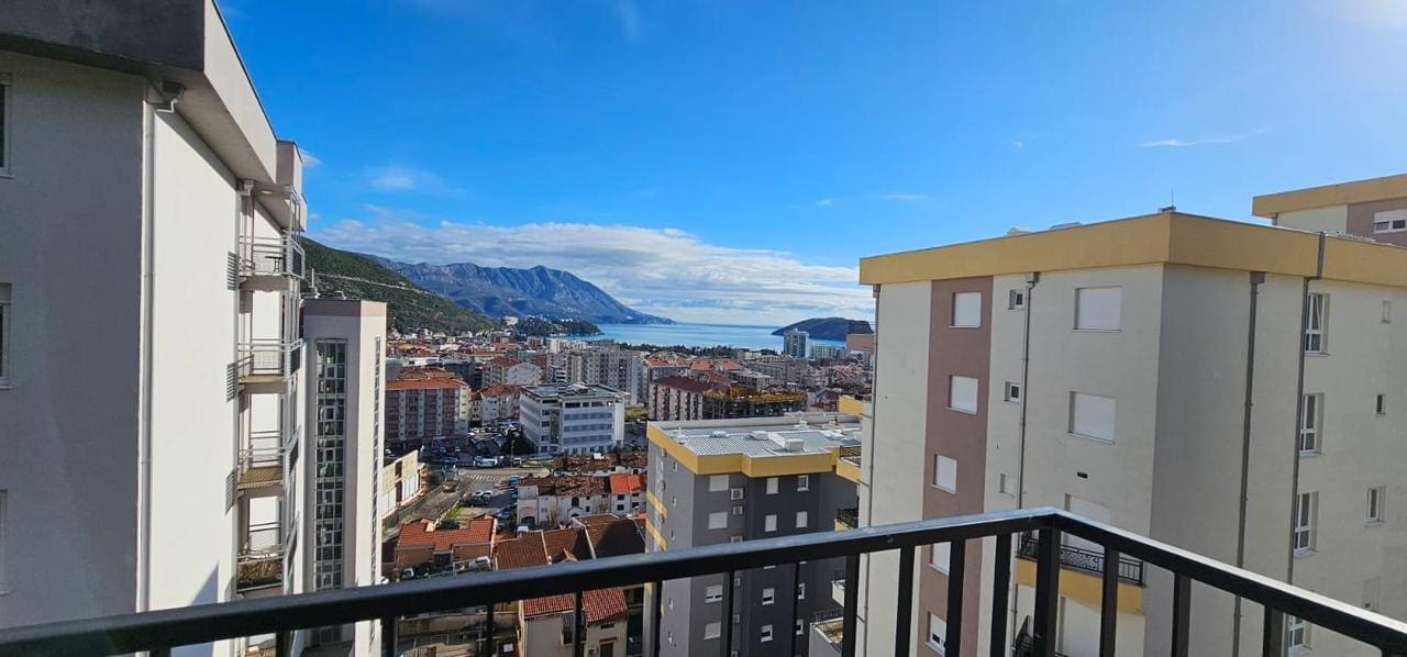 Huoneisto · Budva