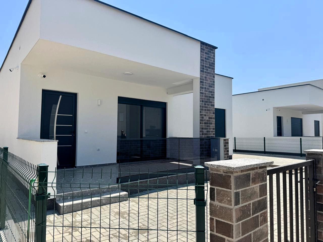 modern-house-for-sale-in-Donji-Stoj- (8) Современный дом на продажу в Доньи Стой — в процессе легализации