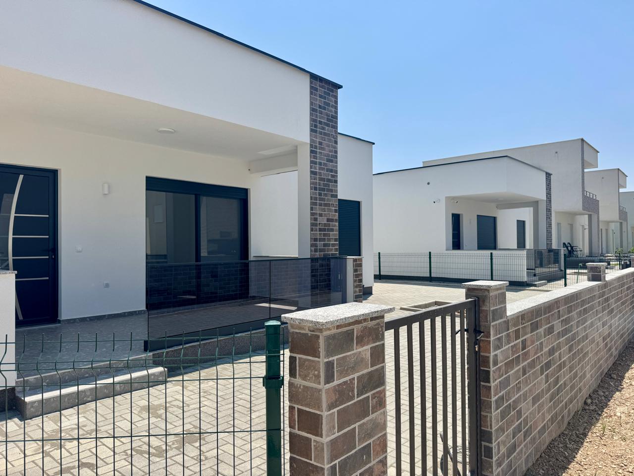 modern-house-for-sale-in-Donji-Stoj- (9) Современный дом на продажу в Доньи Стой — в процессе легализации