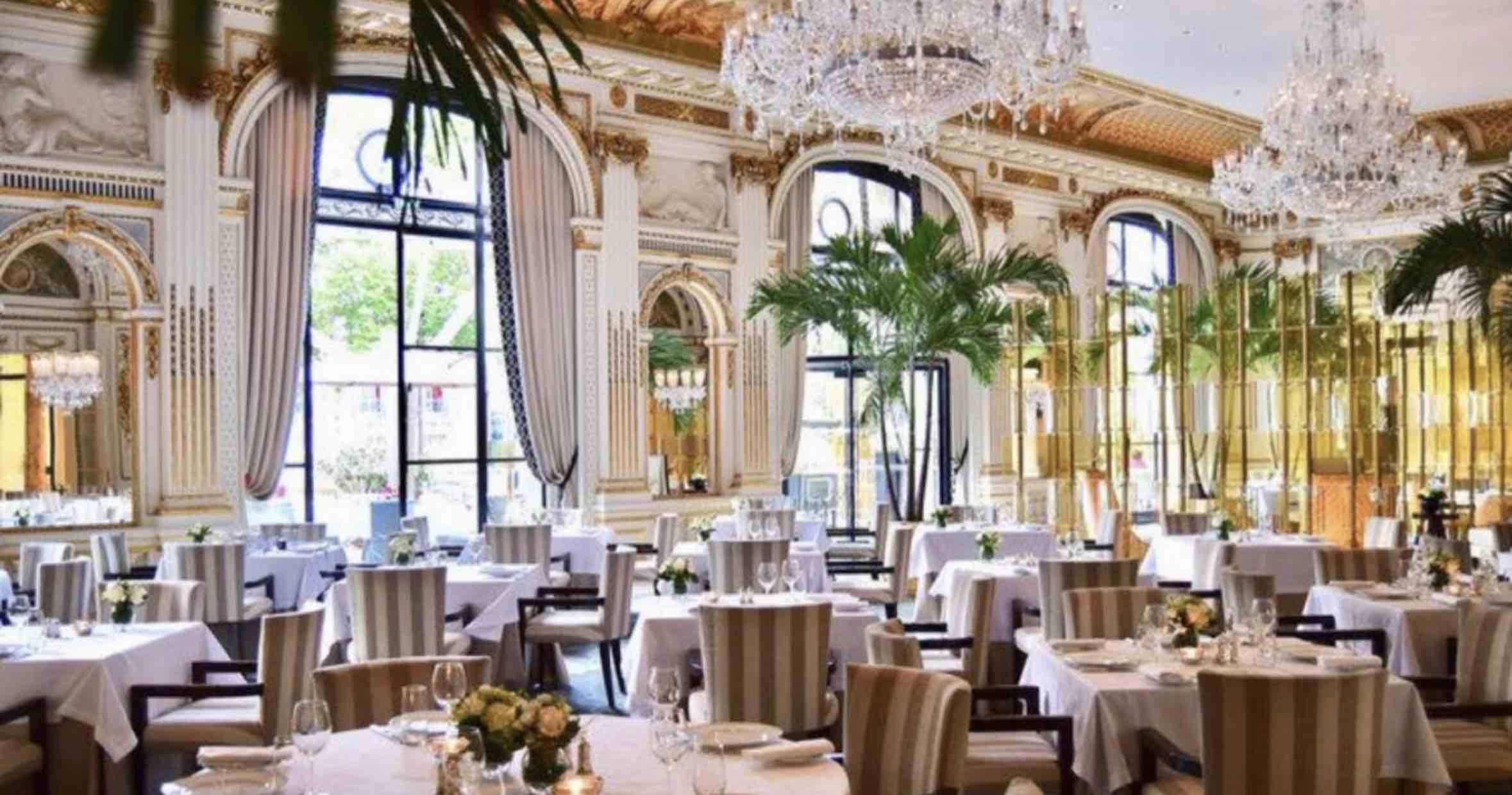 Snimak ekrana Luksuzne nekretnine na prodaju u Porto Budvi — Crna Gora