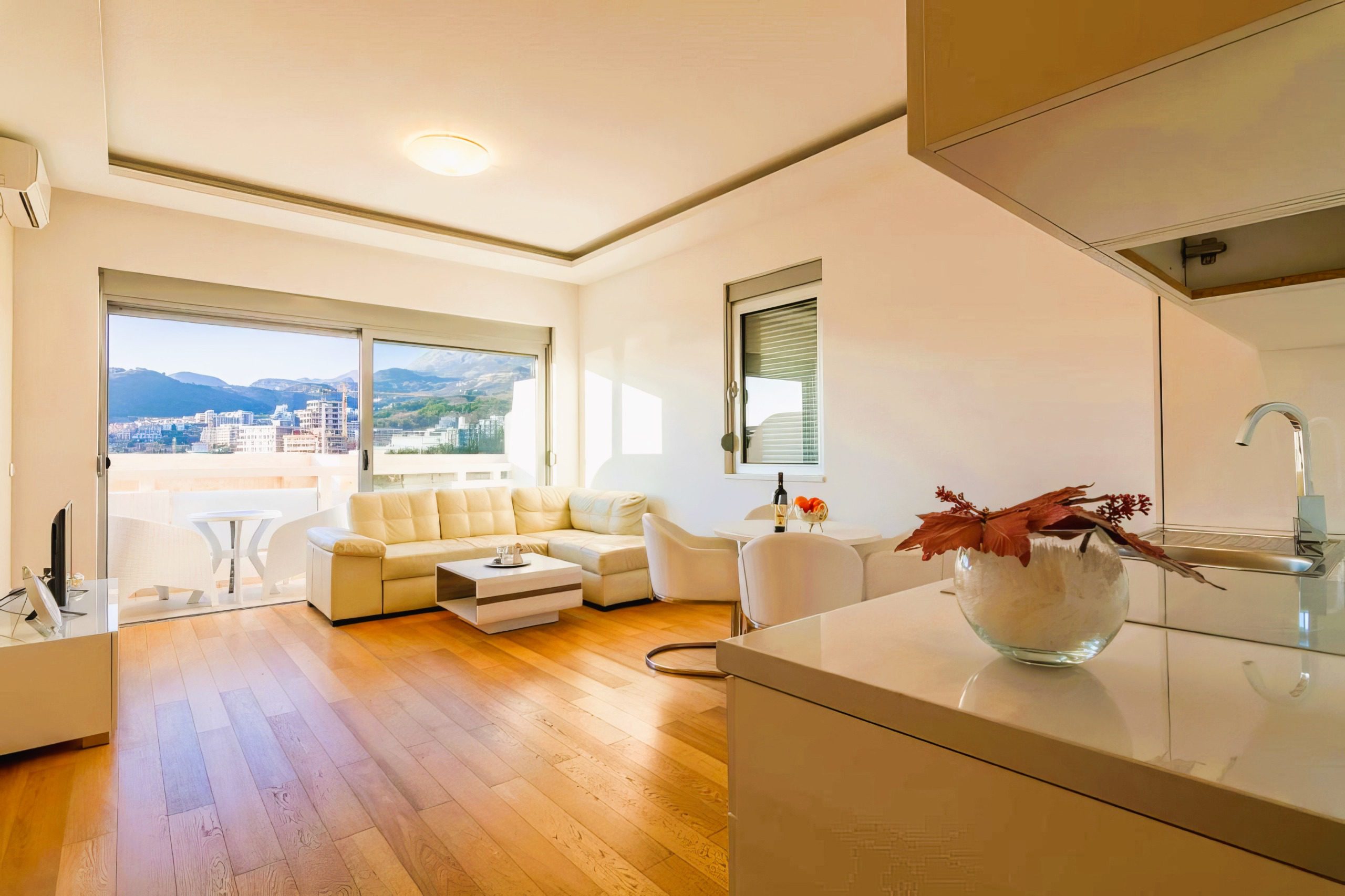 Montenegro Estates (5) Przestronne mieszkanie na plaży w Rafailovici — Czarnogóra