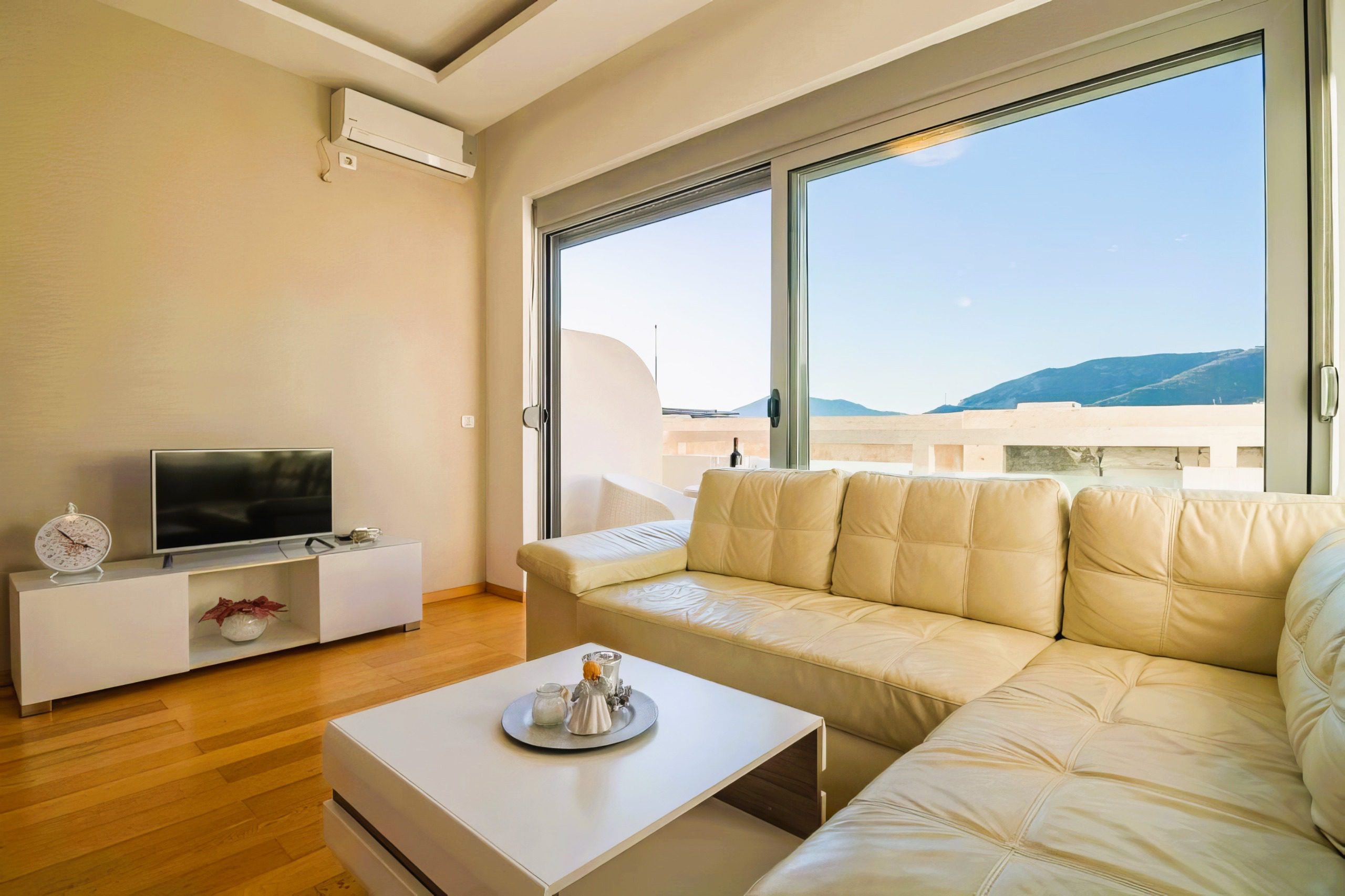 Montenegro Estates (9) Przestronne mieszkanie na plaży w Rafailovici — Czarnogóra