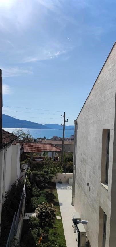 Talo · Tivat