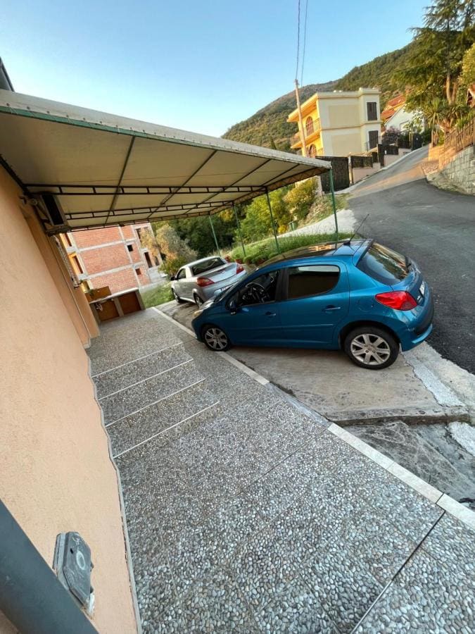 Talo · Tivat