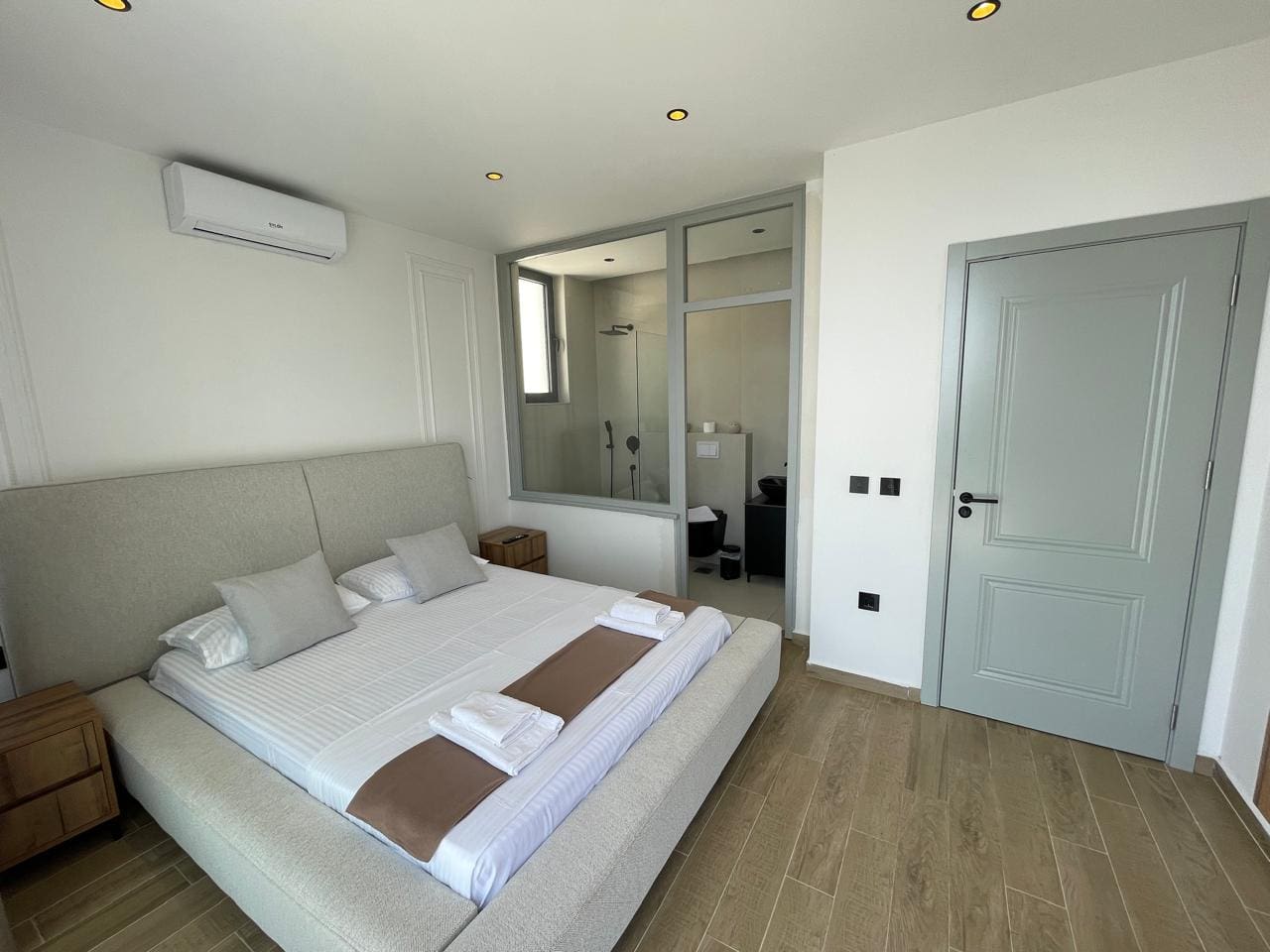 MREproperty (26) Moderna pametna kuća na prodaju u Dobroj Vodi — Crna Gora