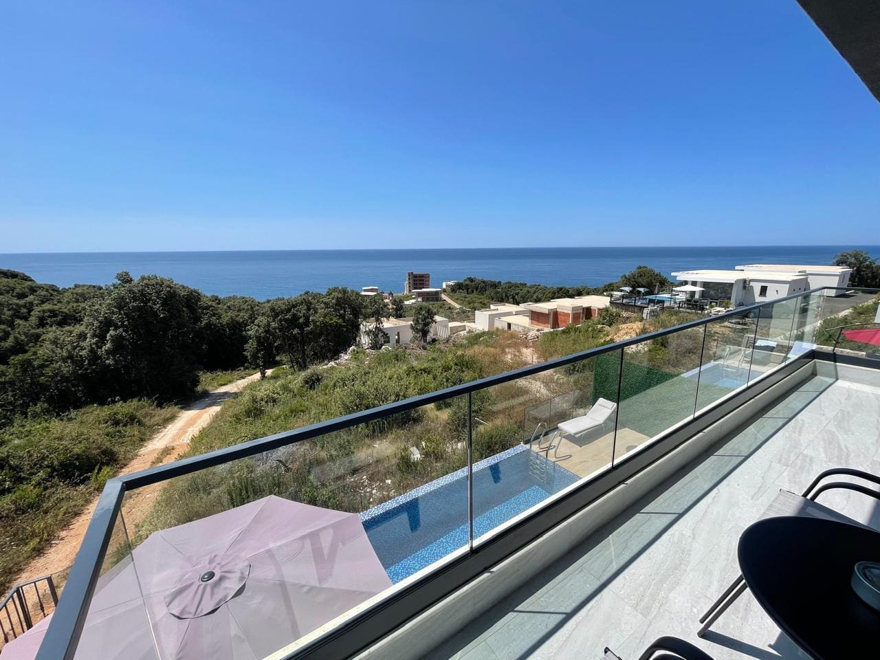 MREproperty (27) Moderna pametna kuća na prodaju u Dobroj Vodi — Crna Gora