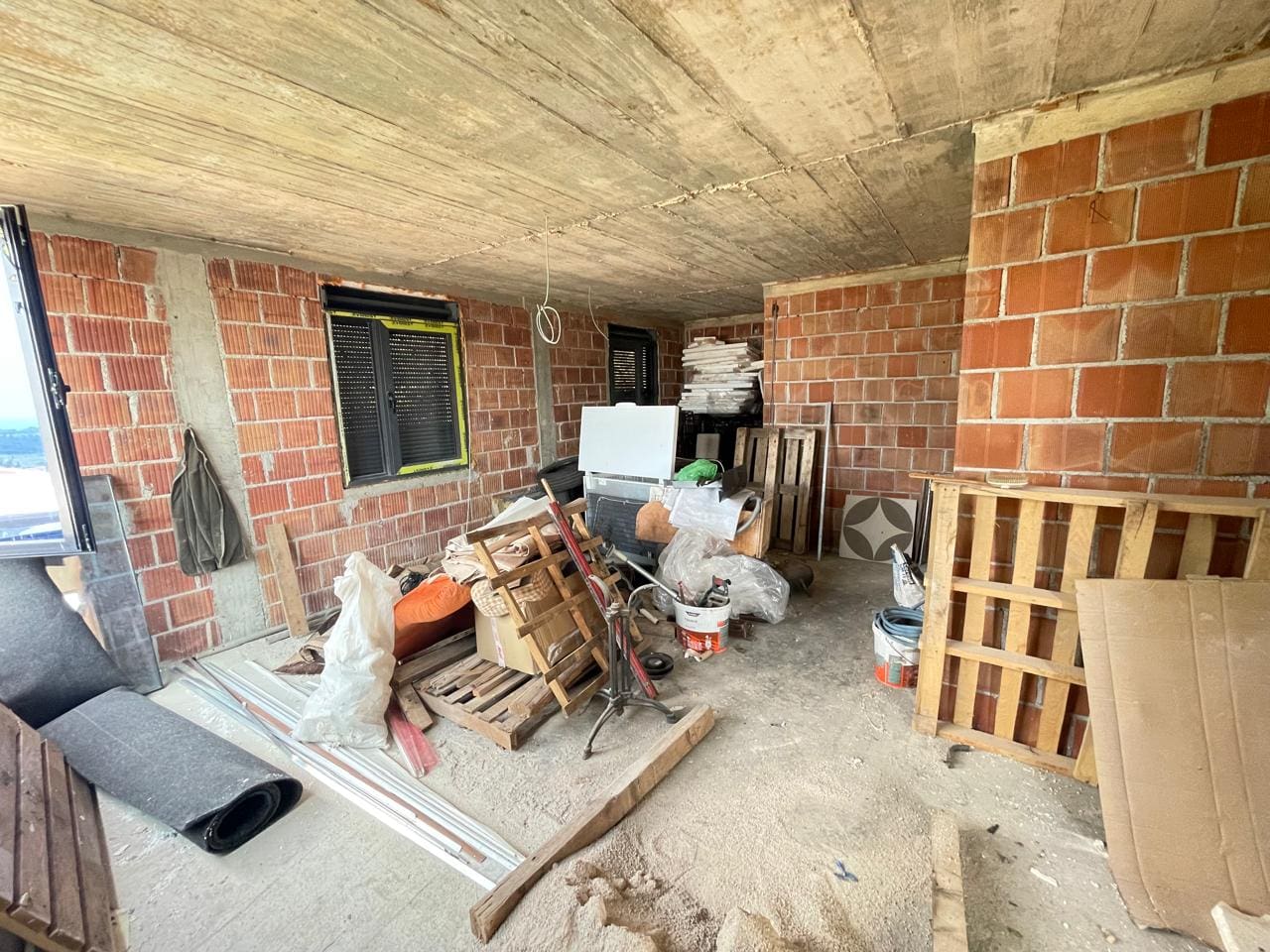 MREproperty (16) Просторий будинок з видом на море на продаж у Сутоморе — Чорногорія