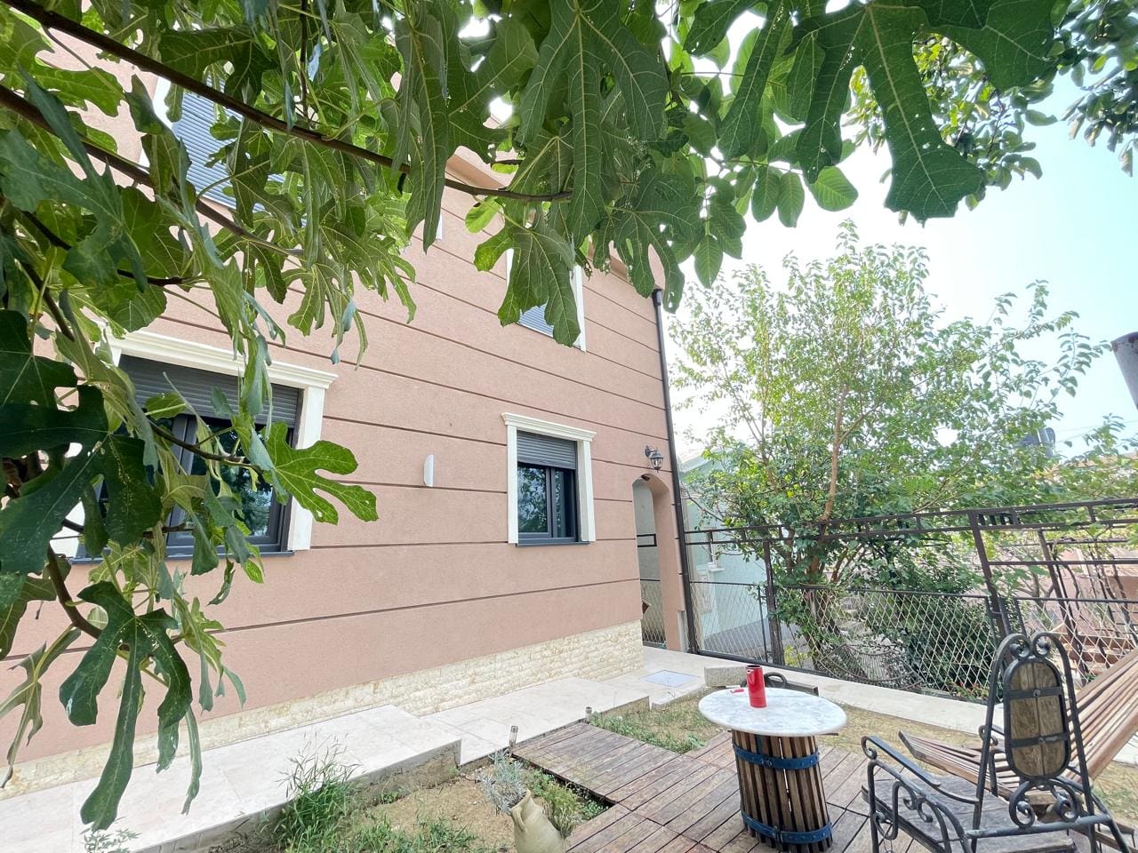 MREproperty (20) Просторий будинок з видом на море на продаж у Сутоморе — Чорногорія