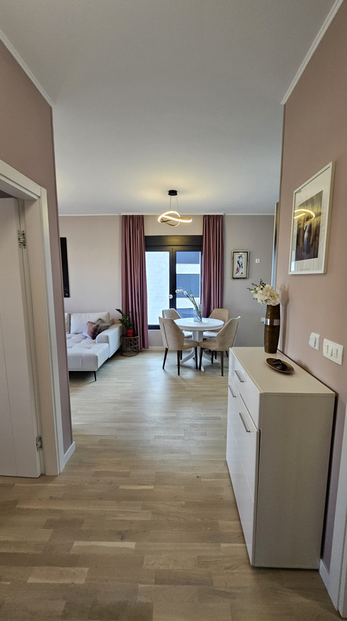 MREproperty (47) Сучасна мебльована квартира з видом на море в Будві — Чорногорія