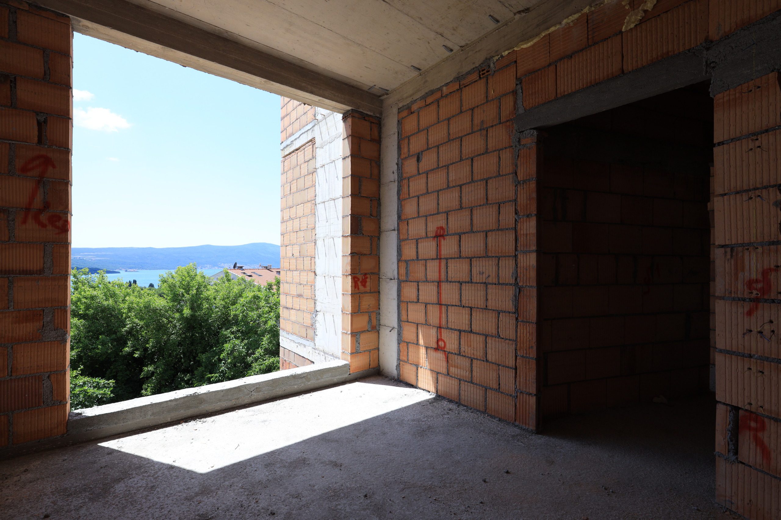 Huoneisto · Tivat