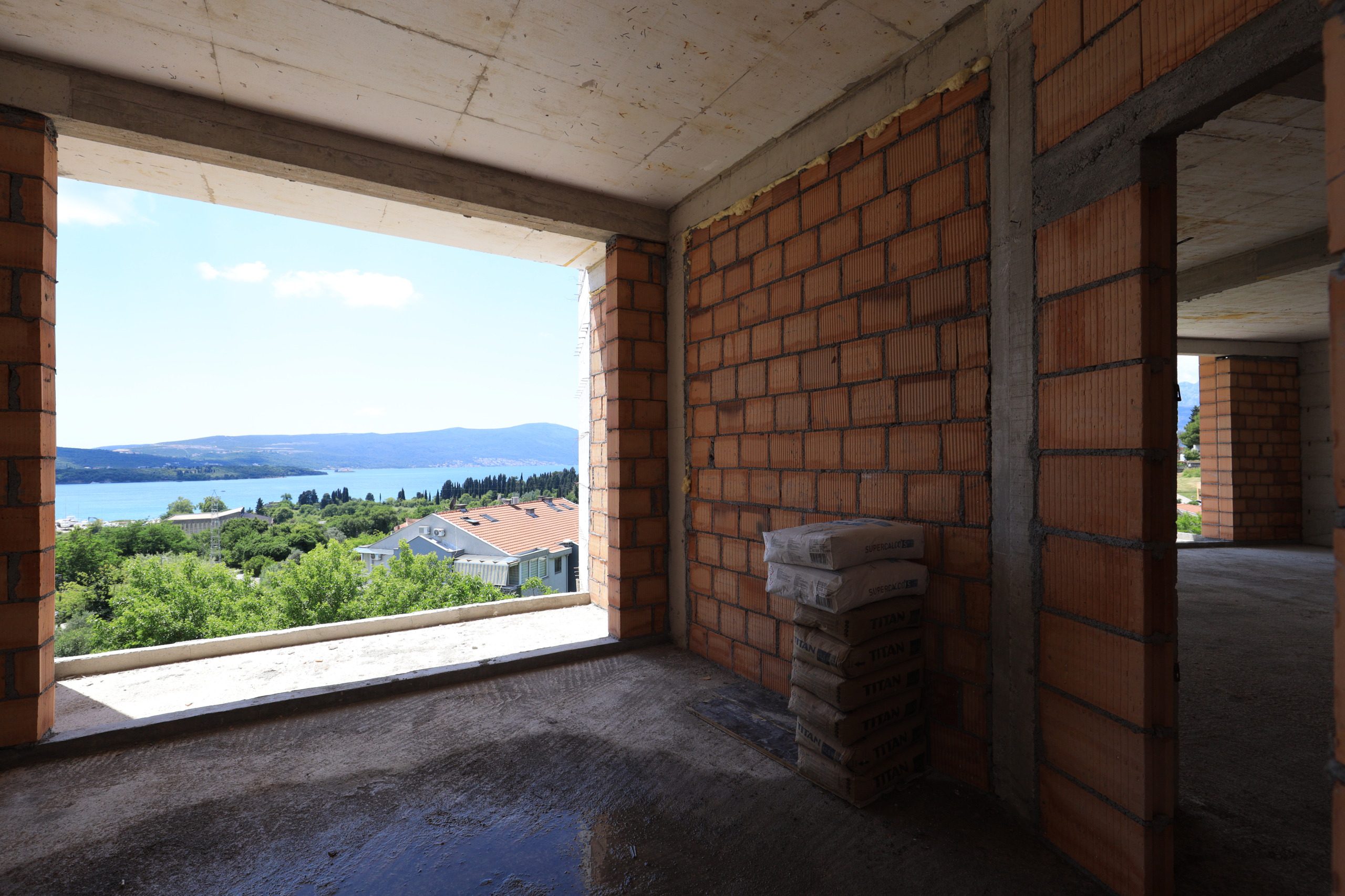 Huoneisto · Tivat