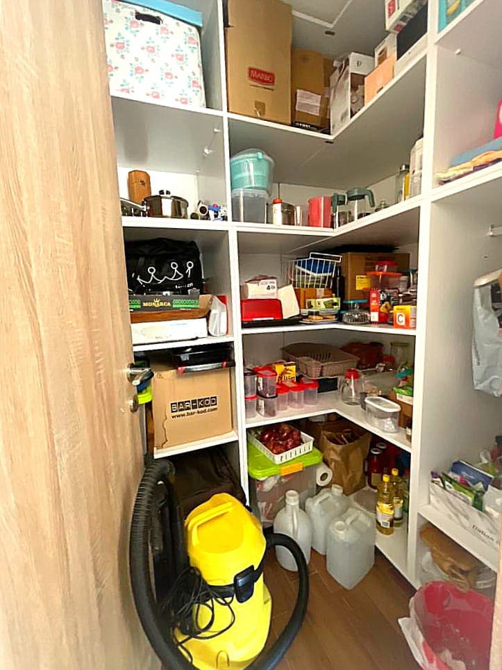 MREproperty (19) Bar'da Satılık Geniş, Eşyalı 2 Yatak Odalı Daire — Karadağ