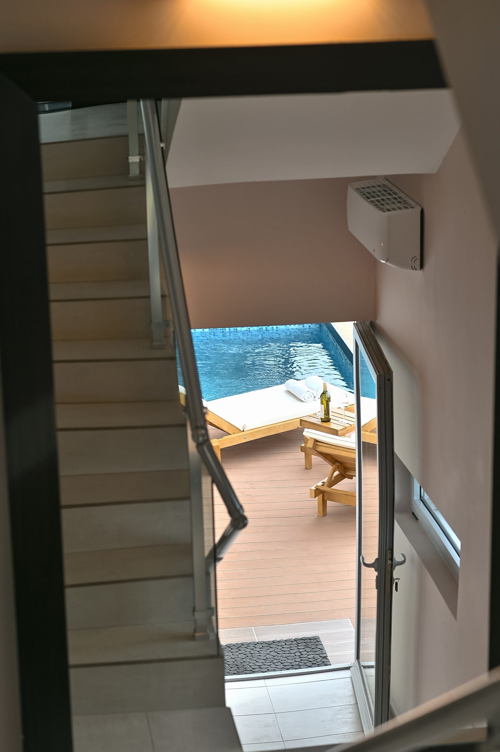 www.veri.me Atemberaubende neue Villa mit spektakulärem Blick auf die Bucht von Tivat — Montenegro