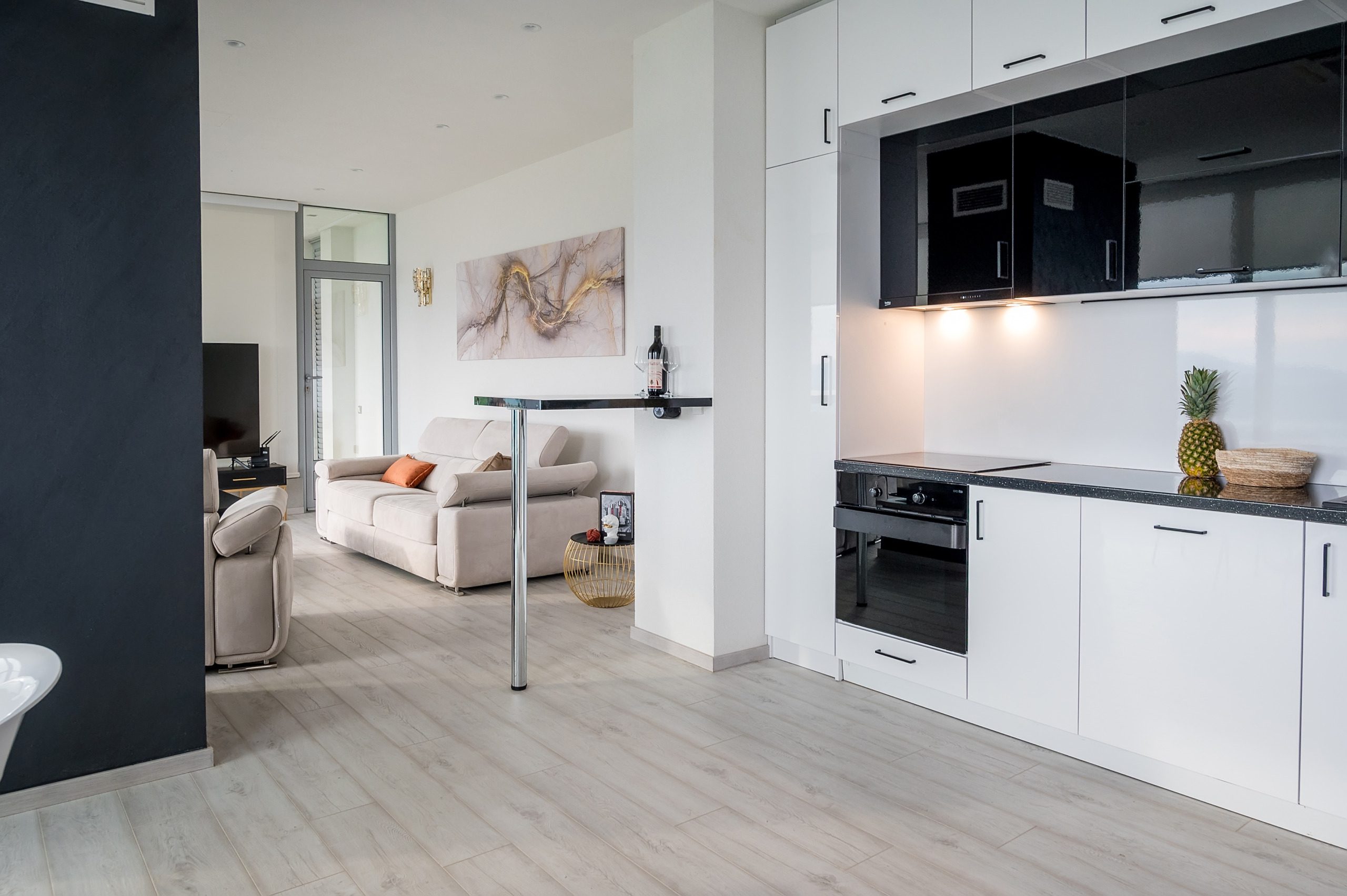 www.veri.me Atemberaubende neue Villa mit spektakulärem Blick auf die Bucht von Tivat — Montenegro