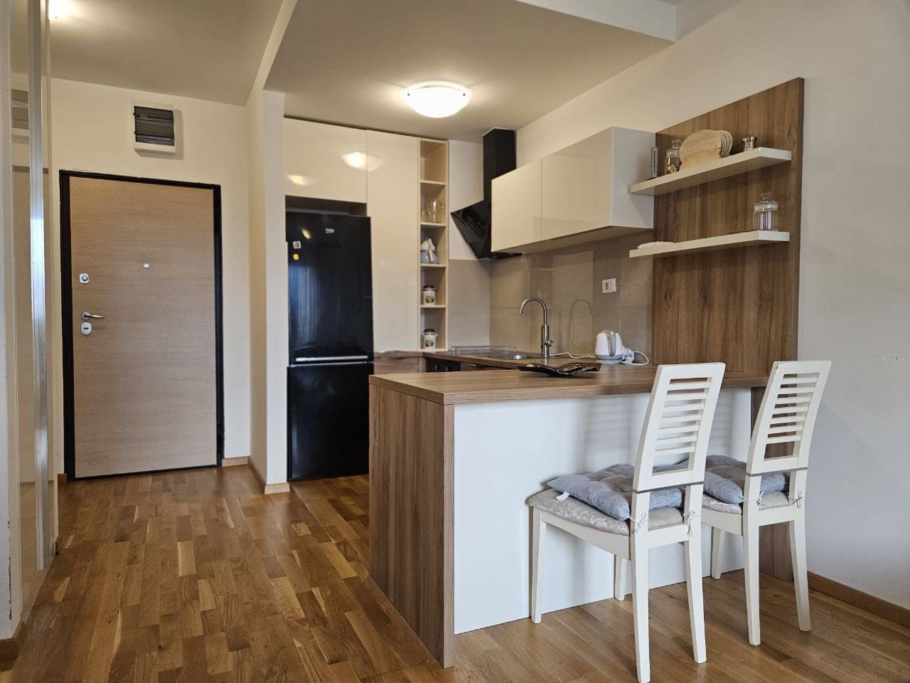 MREproperty (17) Cozy 1-Bedroom Apartment in the Heart of Budva — Montenegro