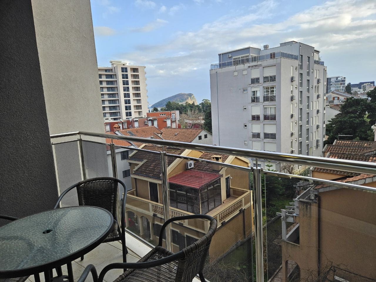 MREproperty (19) Cozy 1-Bedroom Apartment in the Heart of Budva — Montenegro
