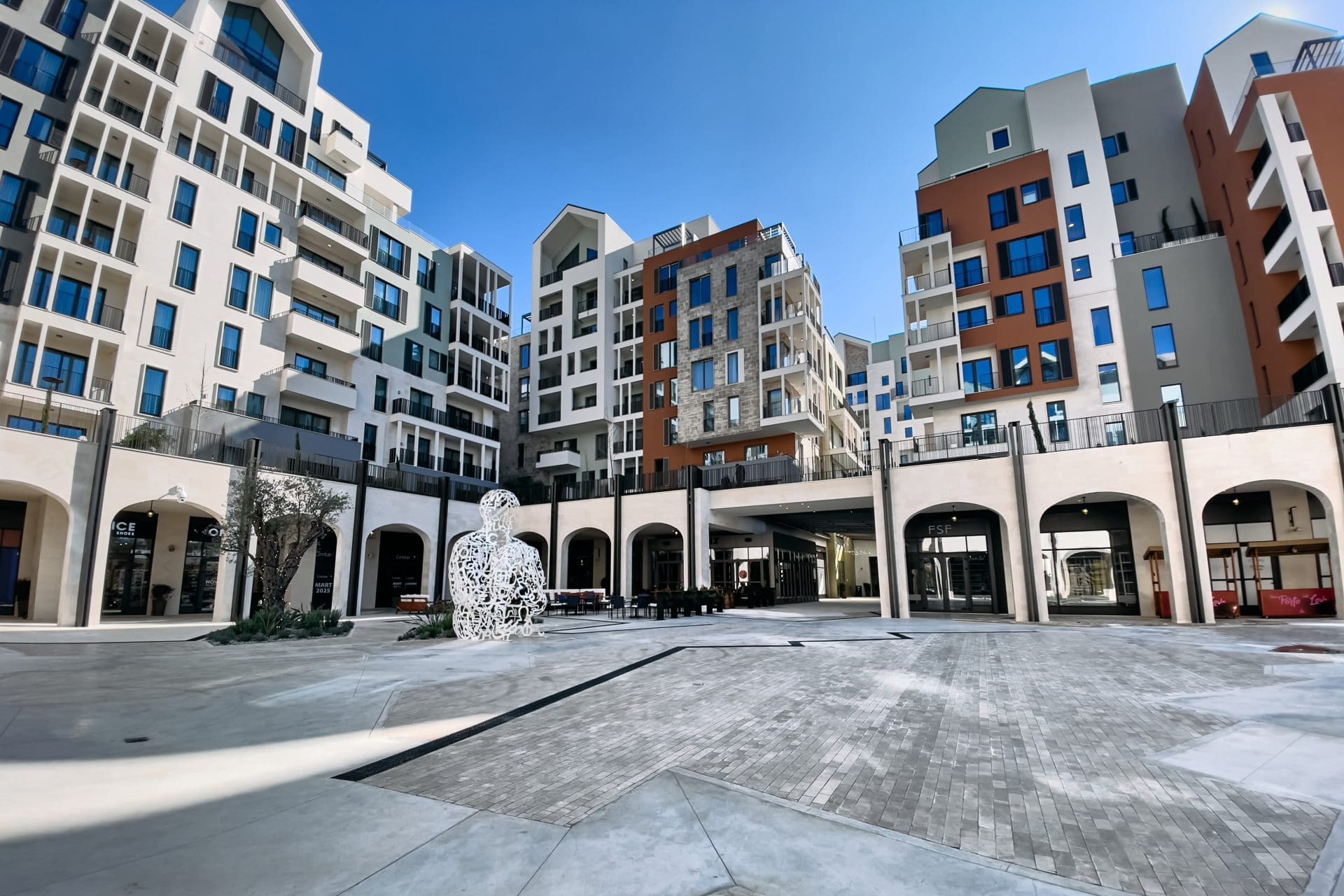 MREproperty (26) Великолепная двухкомнатная квартира в Тивате — Черногория