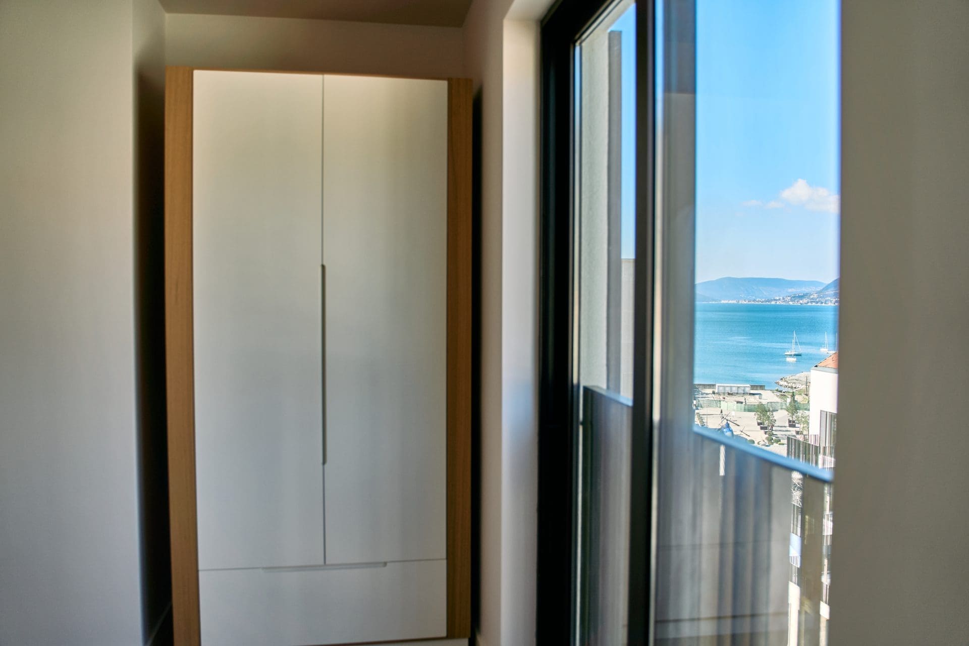 Объект MREproperty (34) Великолепная двухкомнатная квартира в Тивате — Черногория