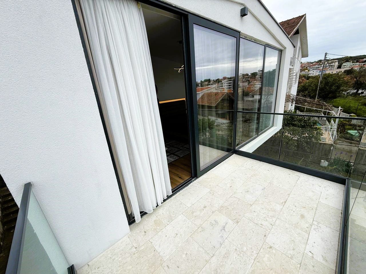 House · Dobra Voda