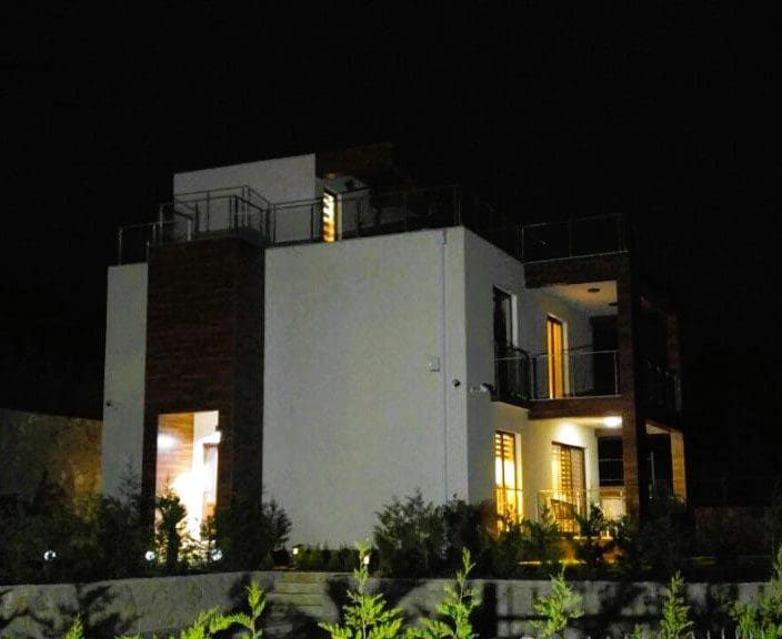 House · Dobra Voda