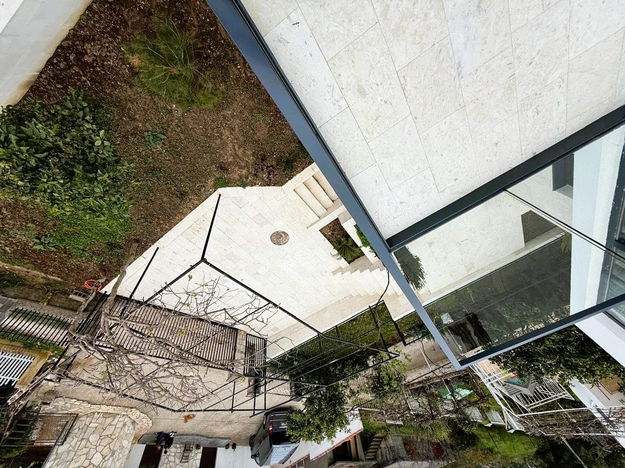 House · Dobra Voda