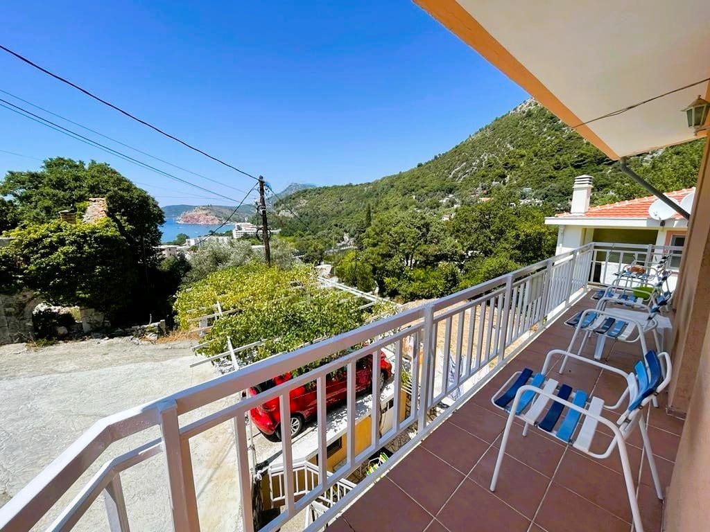 House · Sutomore