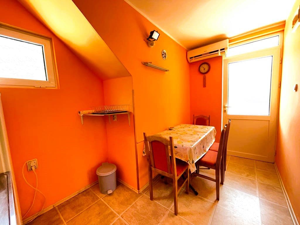 House · Sutomore